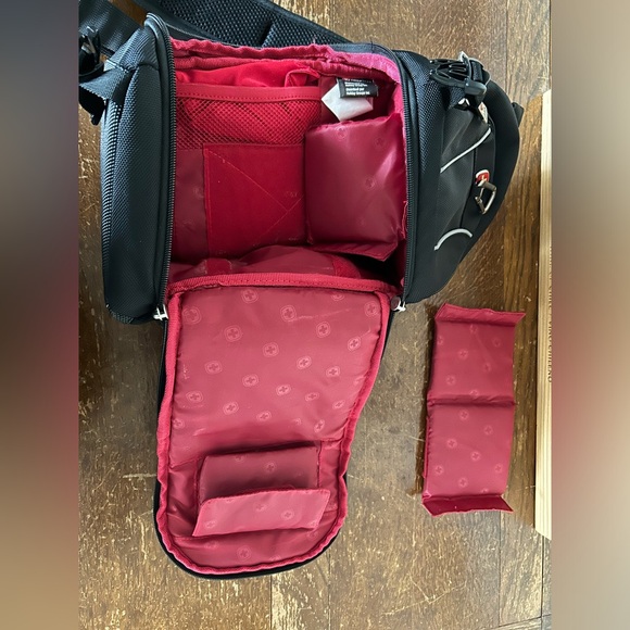 Swiss Army cross body sling camera back pack . - Picture 6 of 9